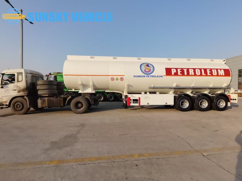 how-many-litres-of-oil-does-an-oil-tanker-hold
