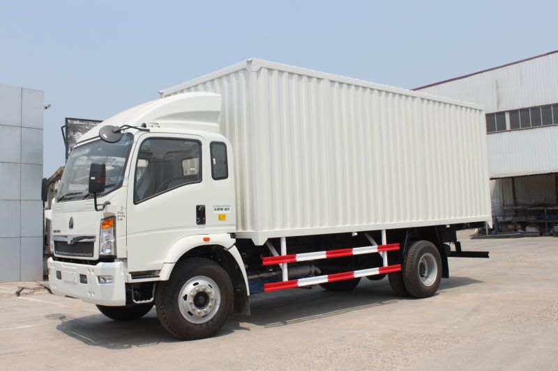 Shipped three units of SINOTRUK HOWO brand 10ton van trucks to Malawi