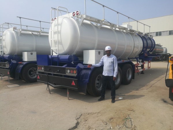 Welcome to our client from Zambia to visit  acid tanker trailer factory
