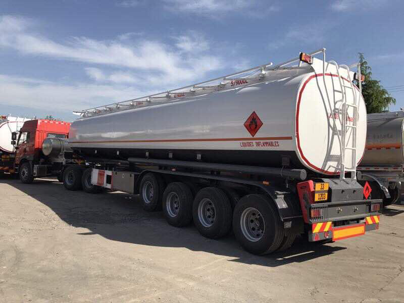 Fuel tanker semi-trailer