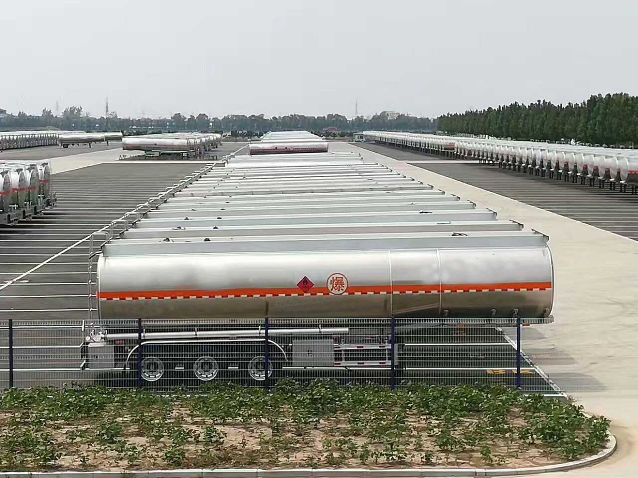 aluminum fuel tanker trailer