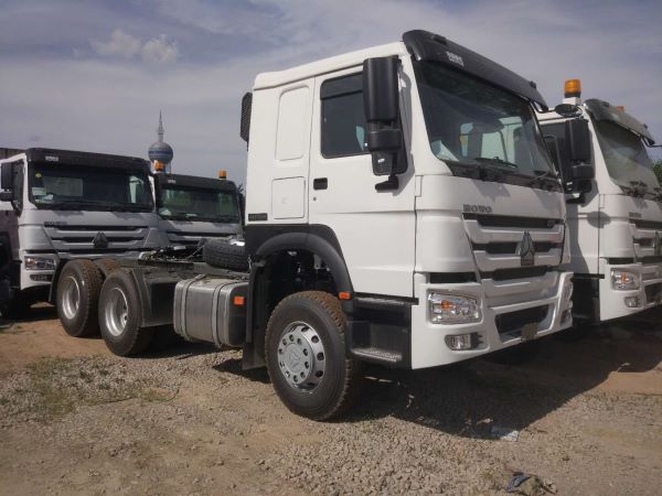 HOWO tractor trucks exported to Zambia