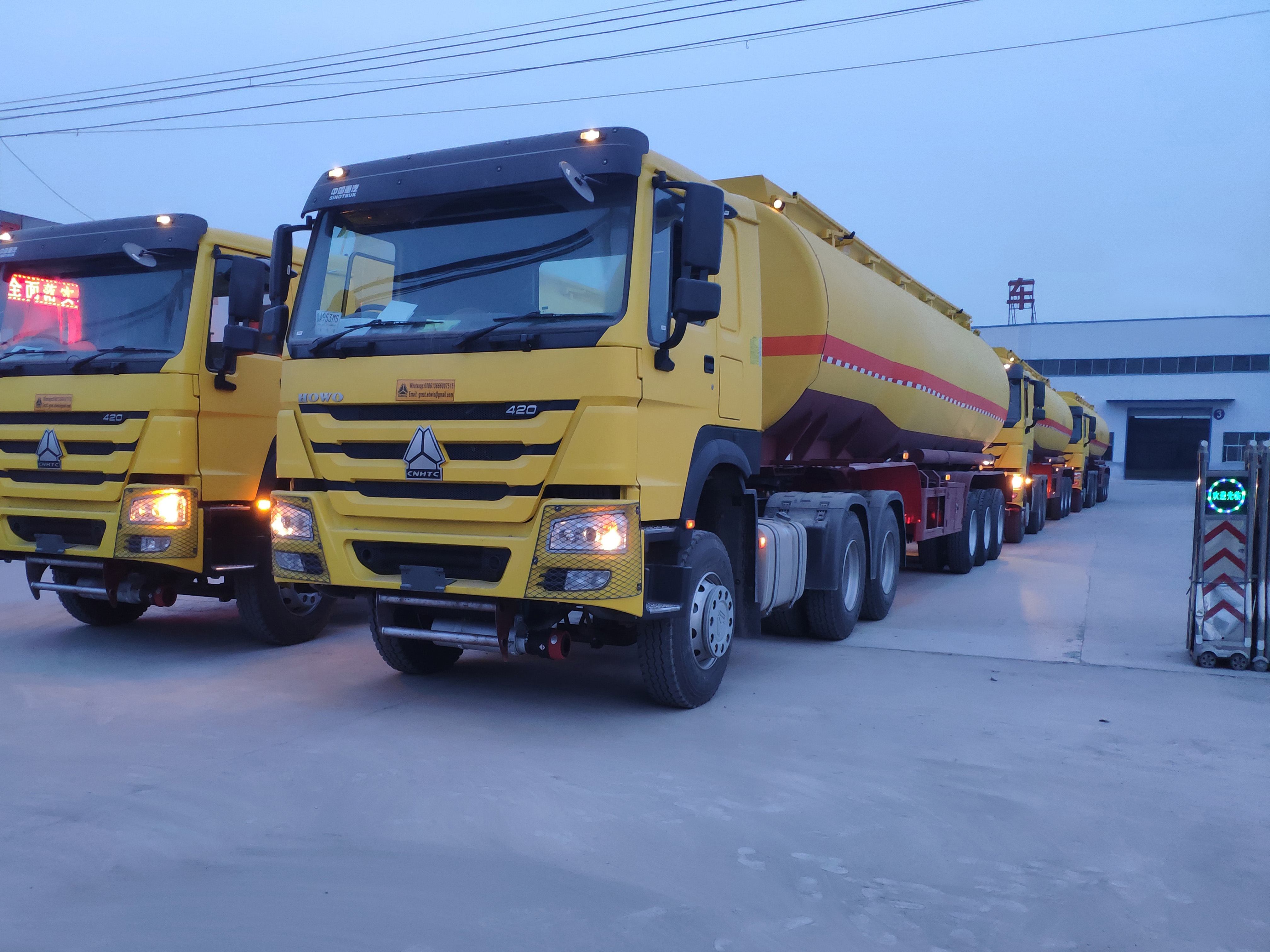 Fuel Tanker Trailer With HOWO Tractor Truck Exported to Africa